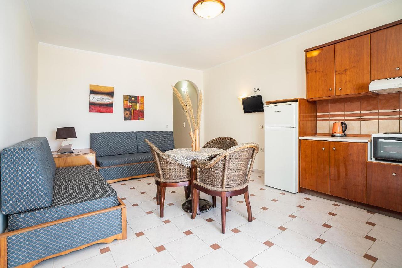 Livadia Beach Suite Buitenkant foto